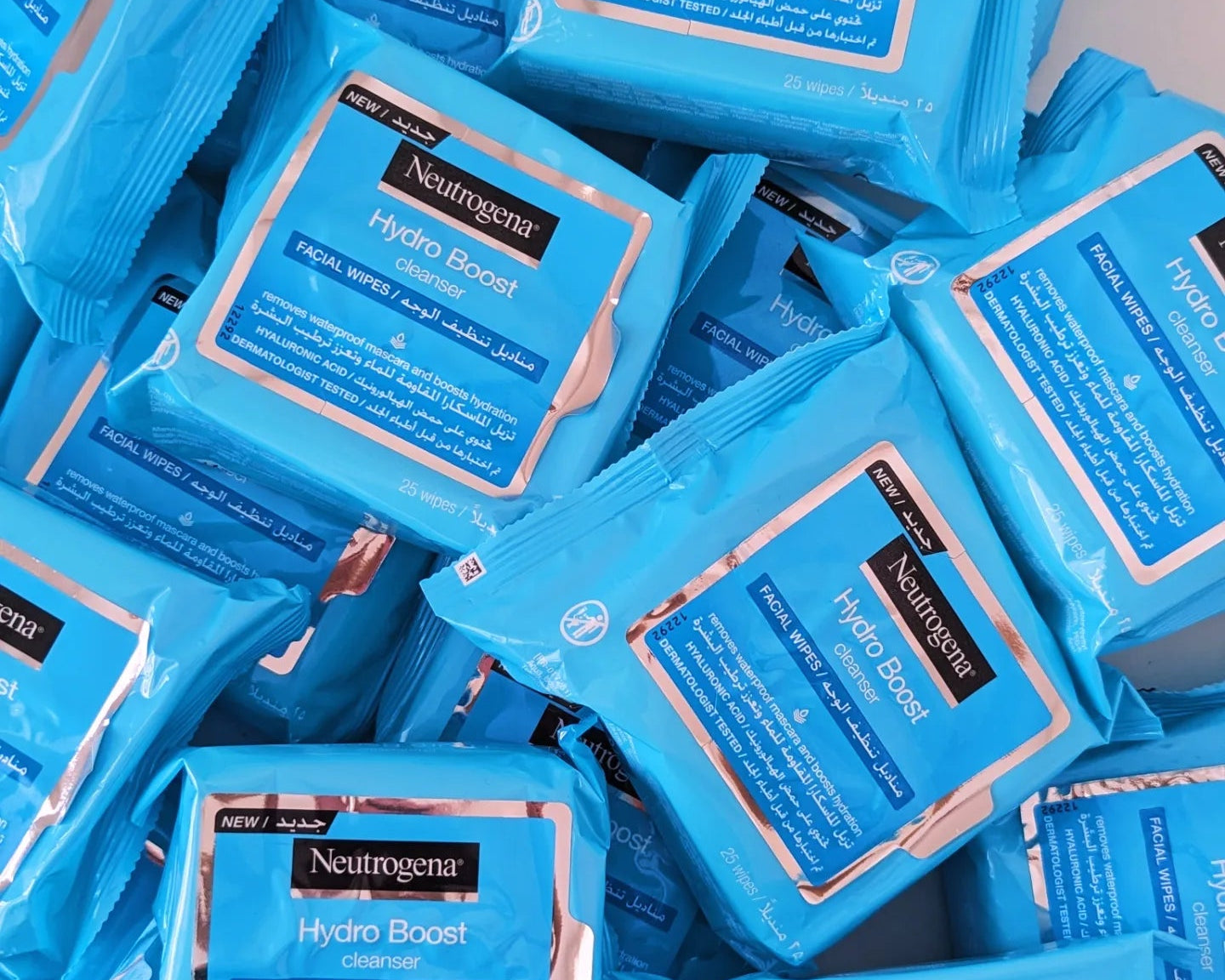 Neutrogena Hydro Boost Facial Cleansing Wipes – Hydrating & Refreshing (2 packs)